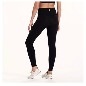 New with tags. Vuori black Studio Pocket Legging
